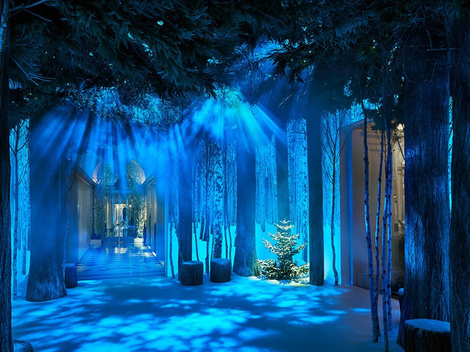 Sir Jony Ive and Marc Newson designed the 2016 Claridge's Christmas Tree.