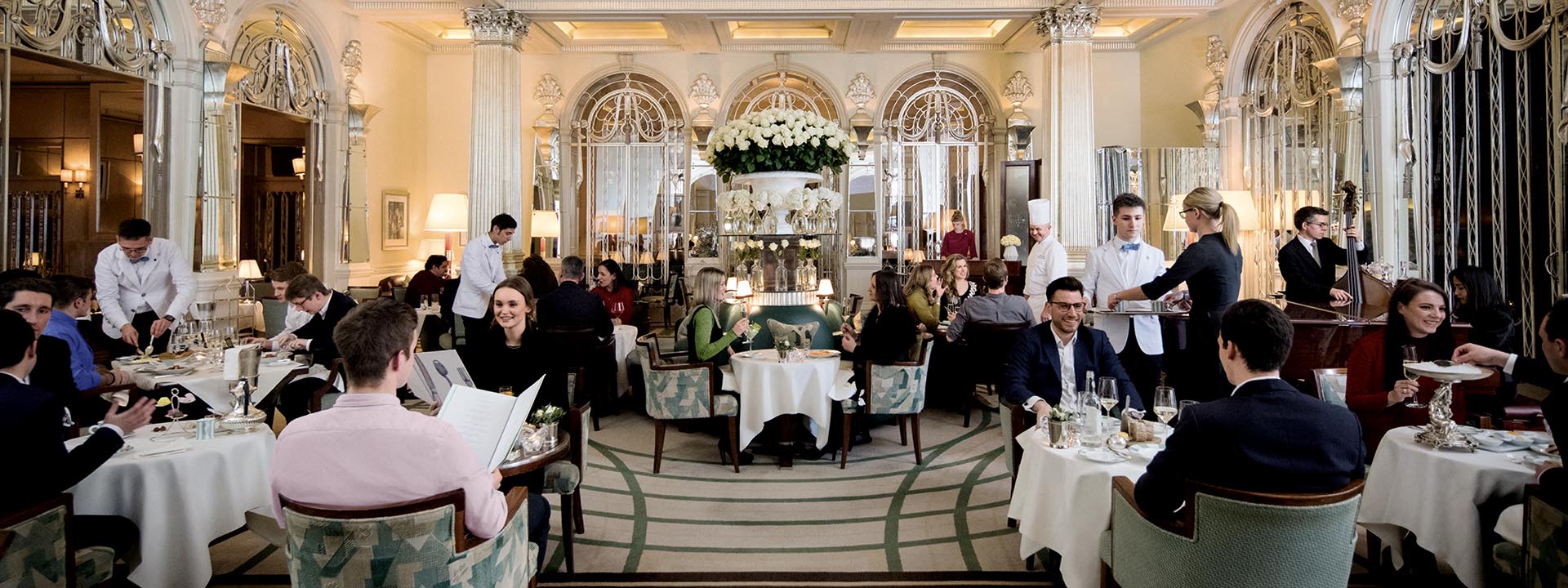 The Foyer Reading Room Afternoon Tea In Mayfair Claridge S