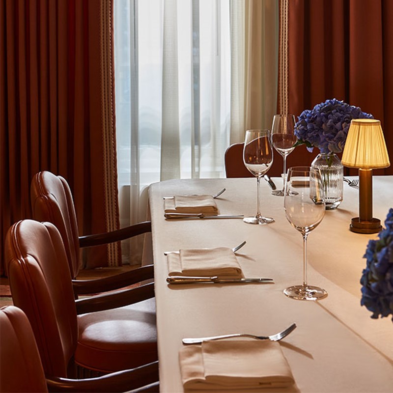 knives, forks and napkins